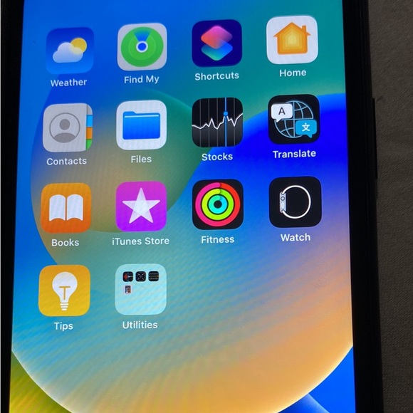 Used but like new IPhone XR selling for 340 - Picture 5 of 7